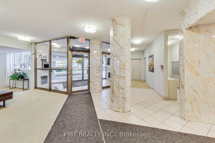 Property Photo: 2323 Confederation Parkway 1105 ON L5B 1R6