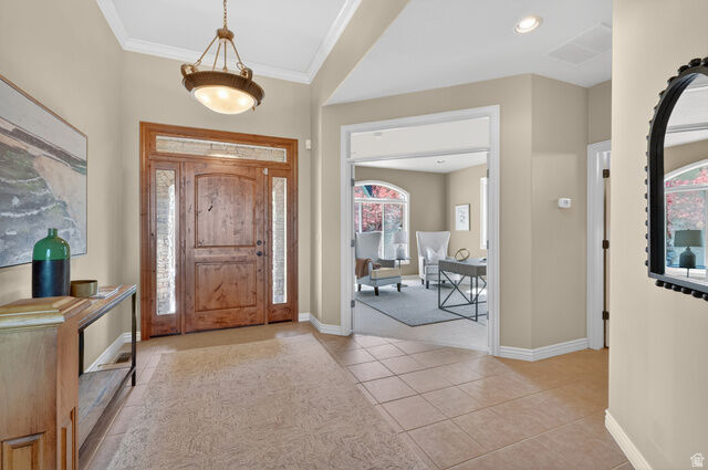 Property Photo: 1623 E High Oaks Ln S UT 84020