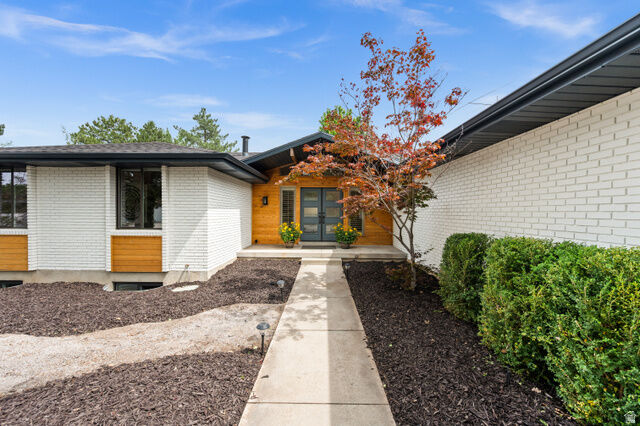 Property Photo: 2241 E Somerset Dr S UT 84121