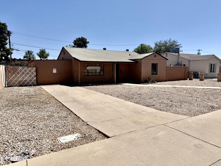 Property Photo:  413 W 6th Drive  AZ 85210 