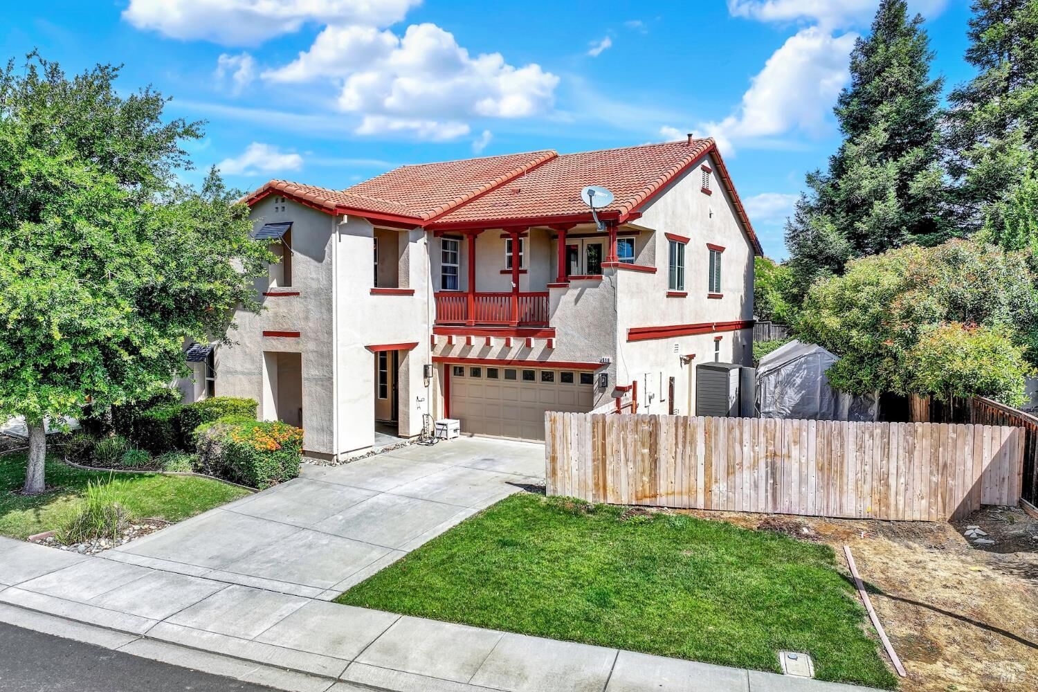 Property Photo:  518 Canterbury Circle  CA 95687 