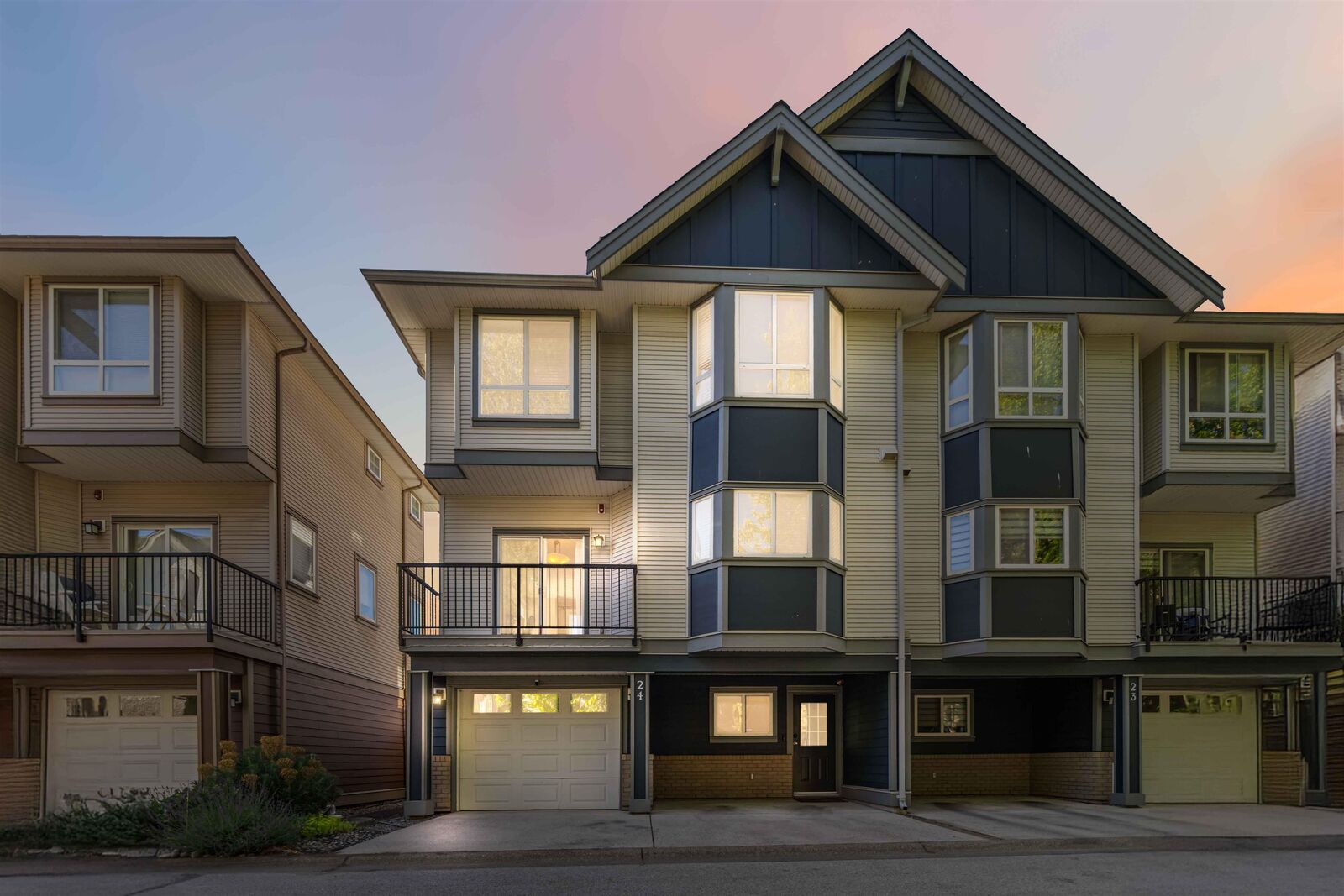 Property Photo:  1211 Ewen Avenue 24  BC V3M 5E5 