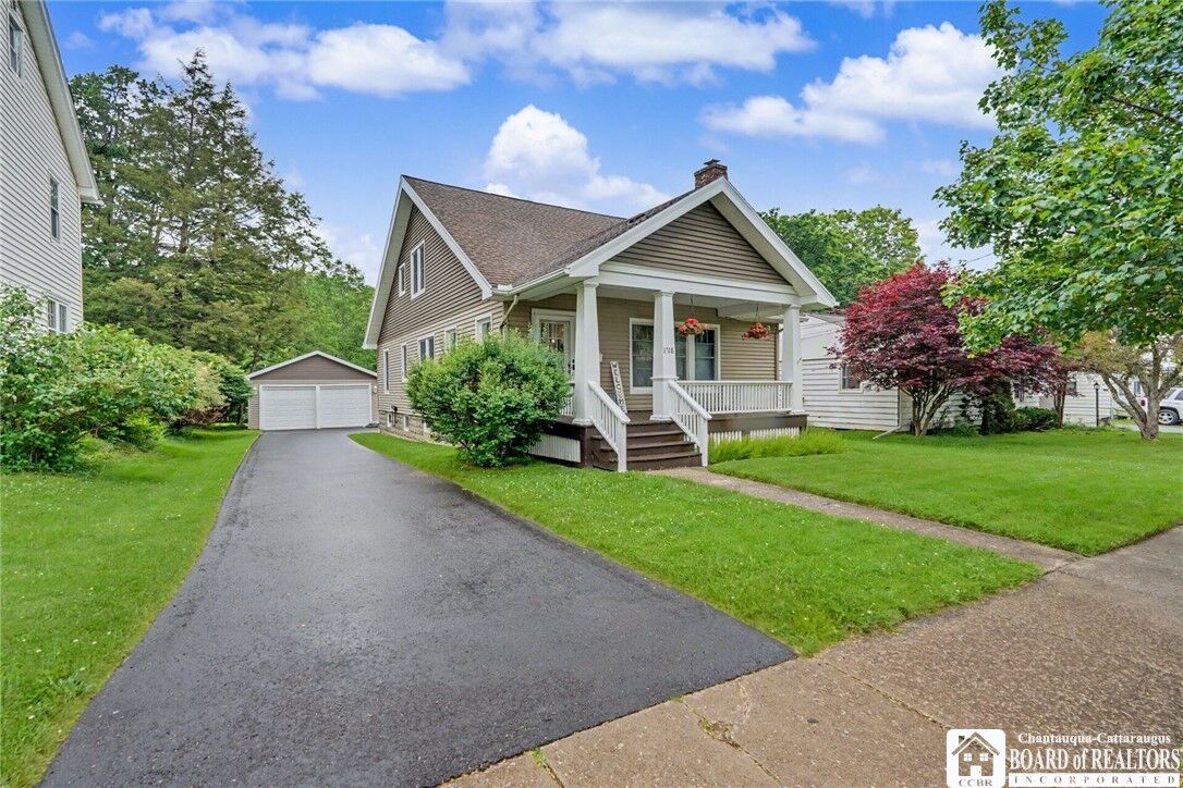 Property Photo:  1318 Newland Avenue  NY 14701 