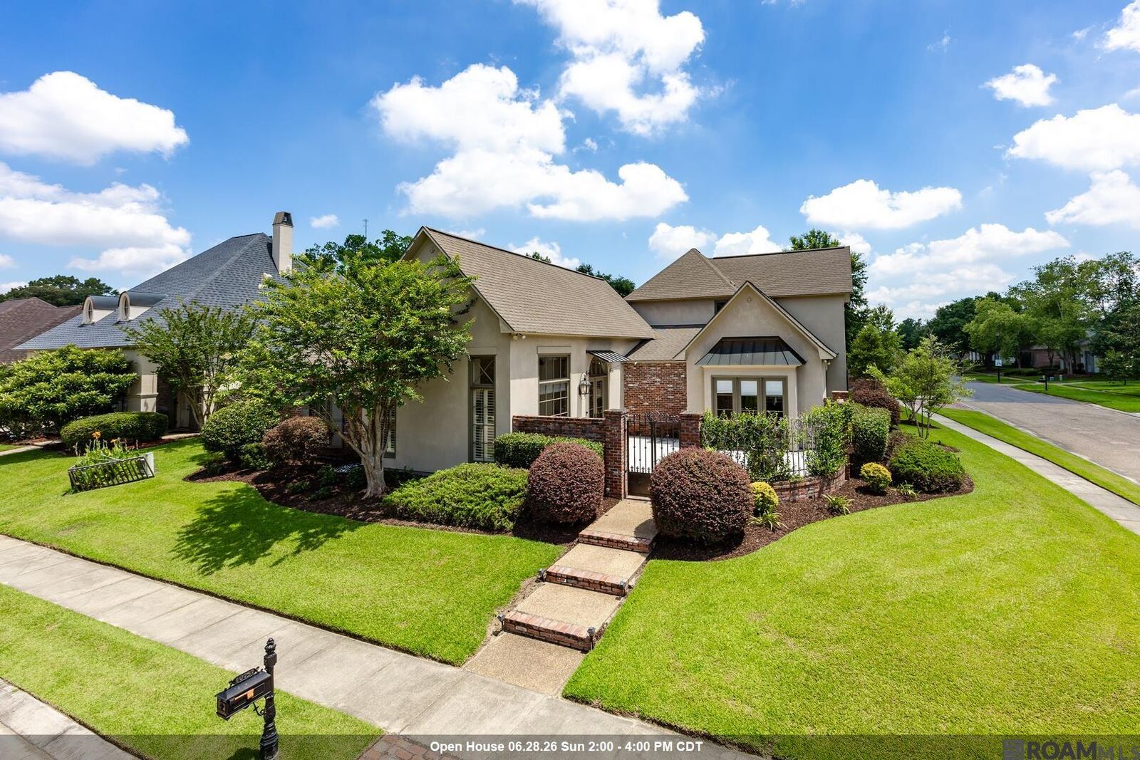 Property Photo:  10757 Royal Ridge Ave  LA 70810 