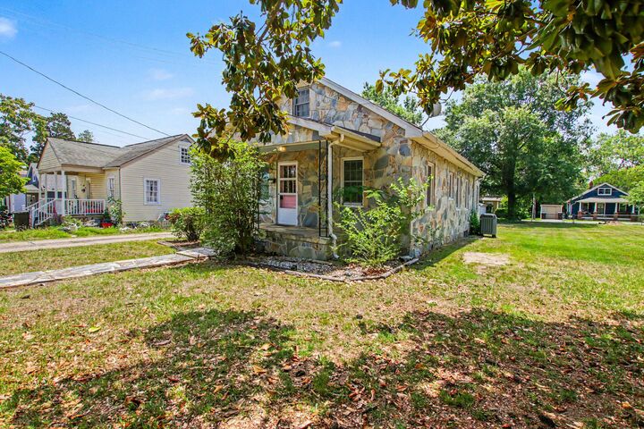 Property Photo: 112 Gibson Street VA 22401