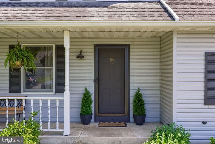 Property Photo:  1550 Putnam Drive  PA 17602 