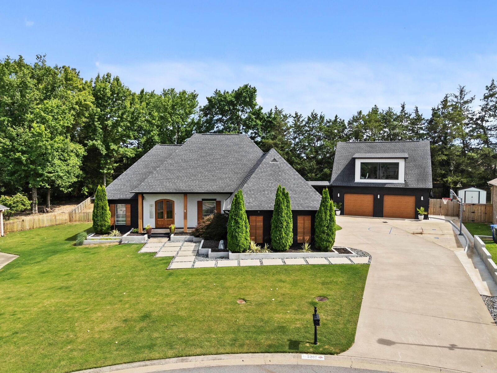Property Photo: 5205 Clayborn Dr AR 72034