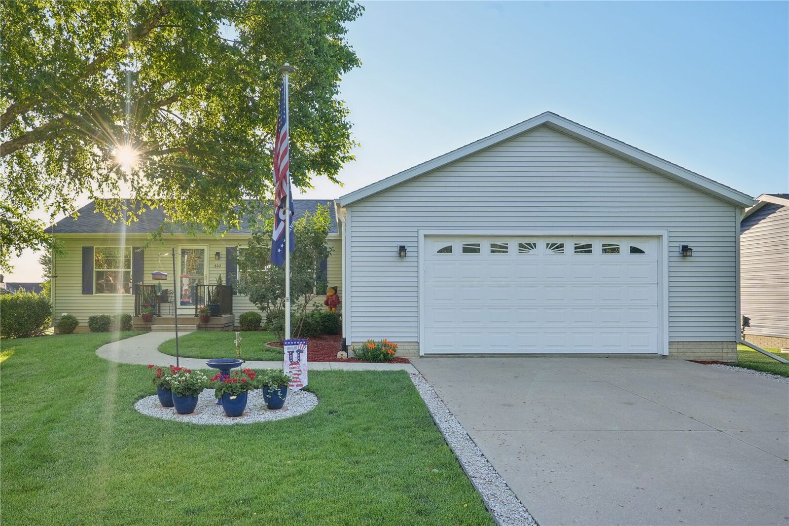 Property Photo:  602 S Jackson Street  IA 52253 