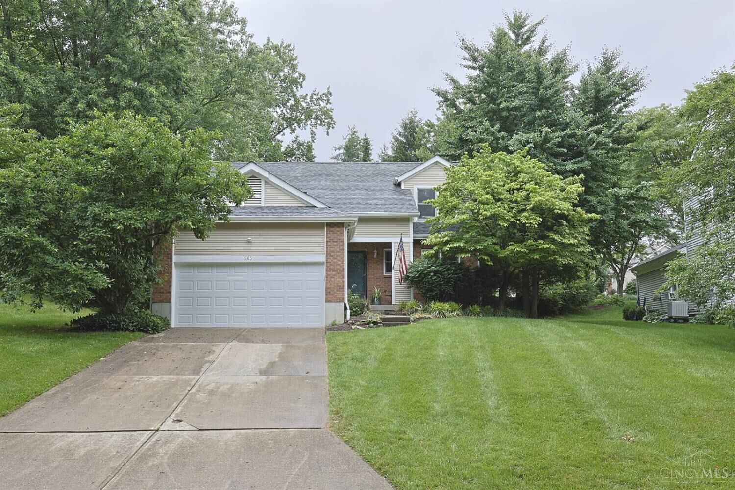 Property Photo: 5315 Eaglesview Court OH 45230