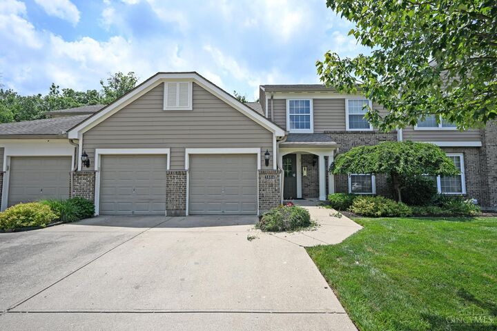 Property Photo:  5884 Stonebridge Circle Way  OH 45150 