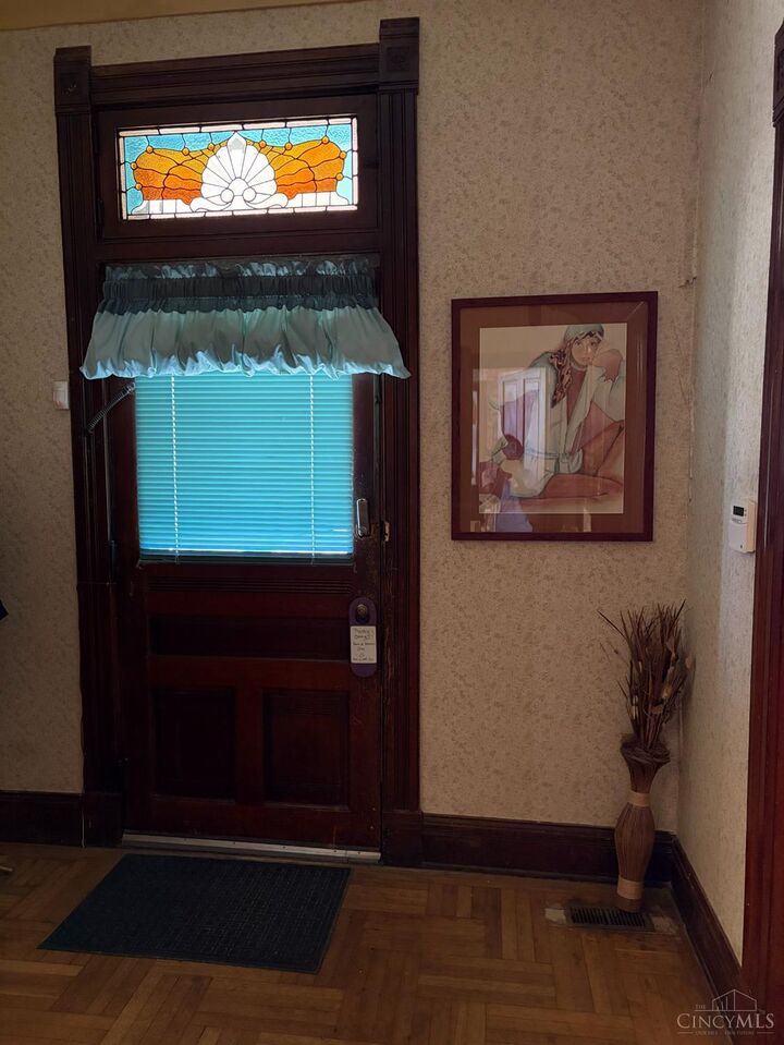 Property Photo: 1363 Myrtle Avenue OH 45206