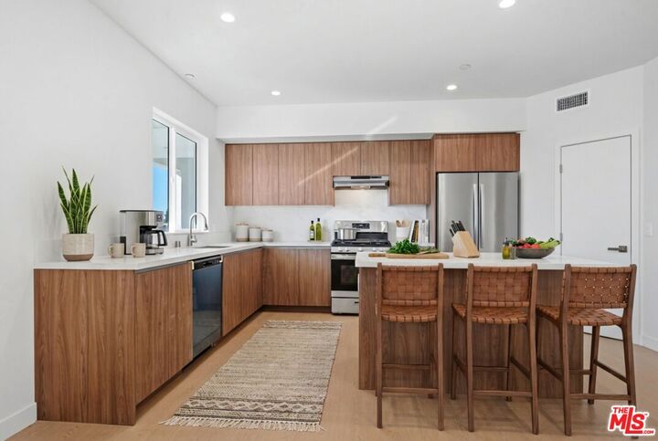Property Photo:  1717 Winona Blvd  CA 90027 