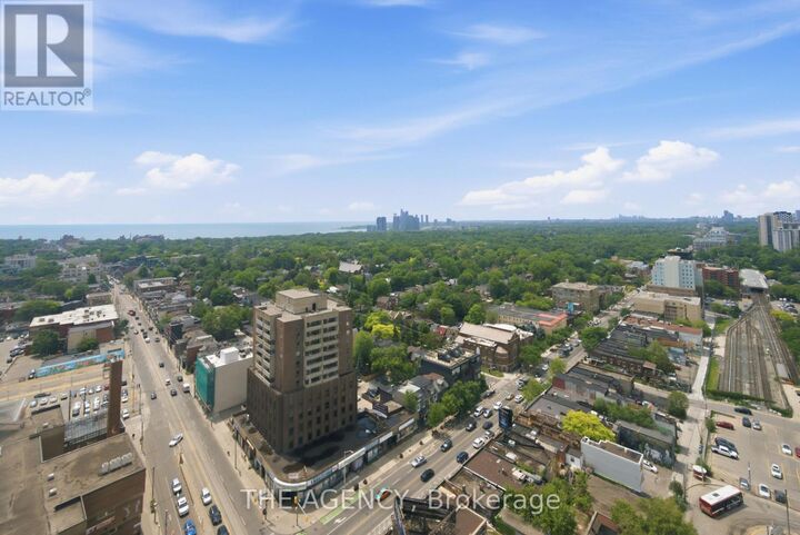 Property Photo: 2350 Dundas Street West 2511A ON M6P 4B1
