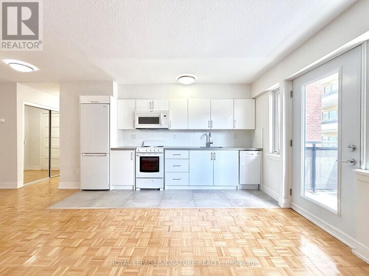 Property Photo:  95 Lawton Boulevard 307  ON M4V 1Z8 