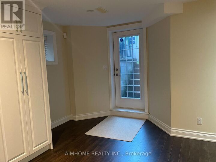 Property Photo:  10 Hoyle Avenue  ON M4S 2X6 