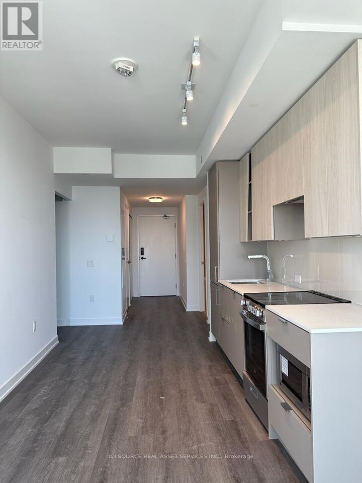 Property Photo:  3883 Quartz Road 4712  ON L5B 4M6 