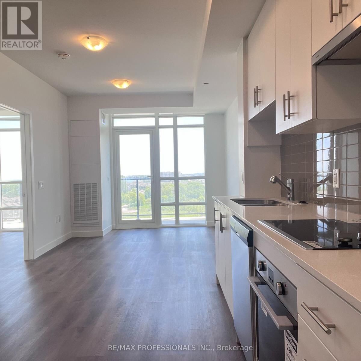 Property Photo:  461 Green Road 916  ON L8E 5B4 