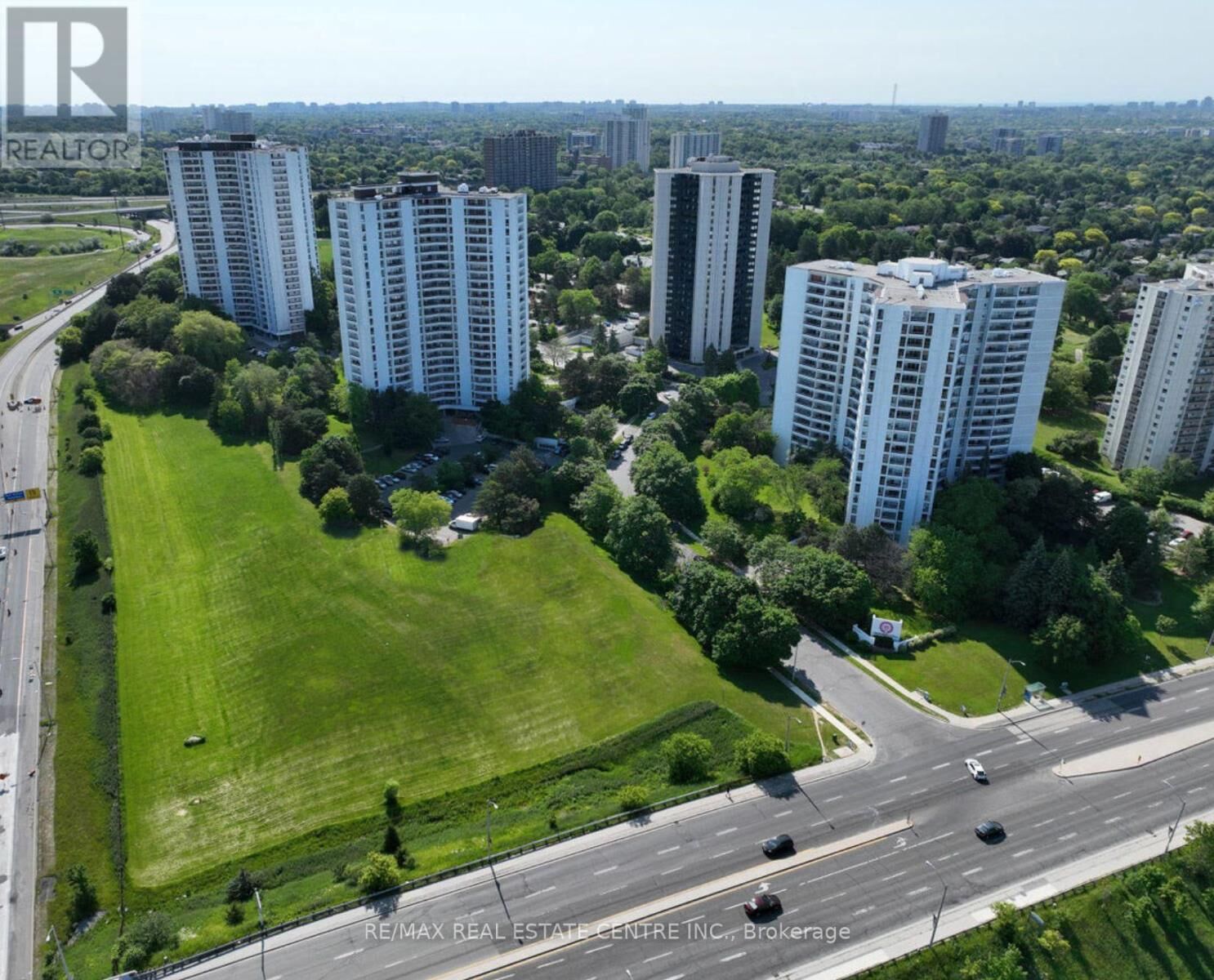 Property Photo:  50 Graydon Hall Drive 1703  ON M3A 3A5 