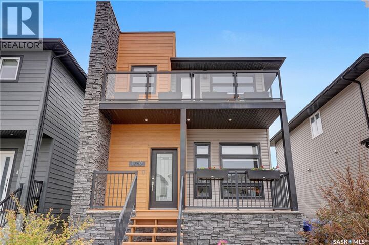 Property Photo:  1749 11th Avenue NW  SK S6J 0B3 