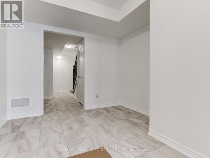 Property Photo:  7 Bluegill Crescent  ON L1P 0E4 