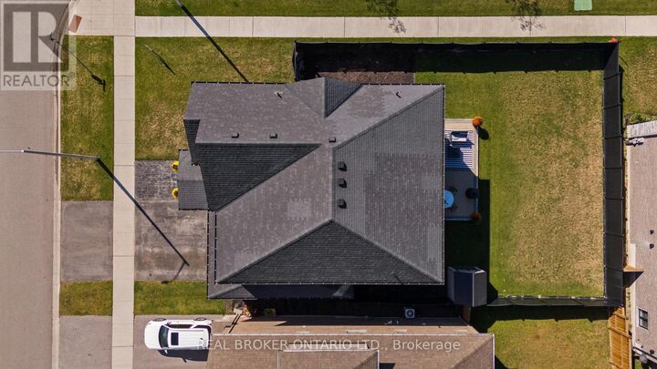 Property Photo: 3032 Monarch Drive ON L3V 8K3
