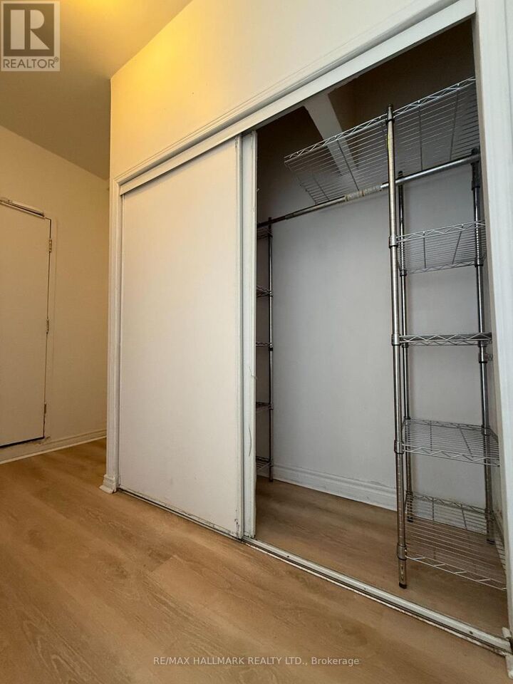 Property Photo: 2881 Lawrence Avenue East 3 ON M1P 2S9
