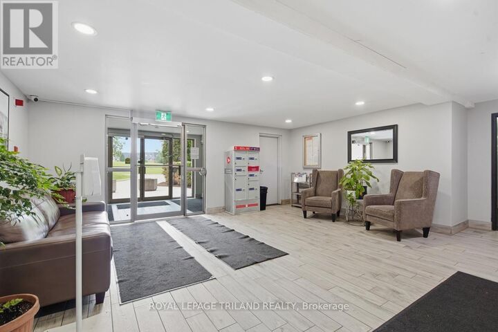 Property Photo:  931 Wonderland Road South 312  ON N6K 2X6 