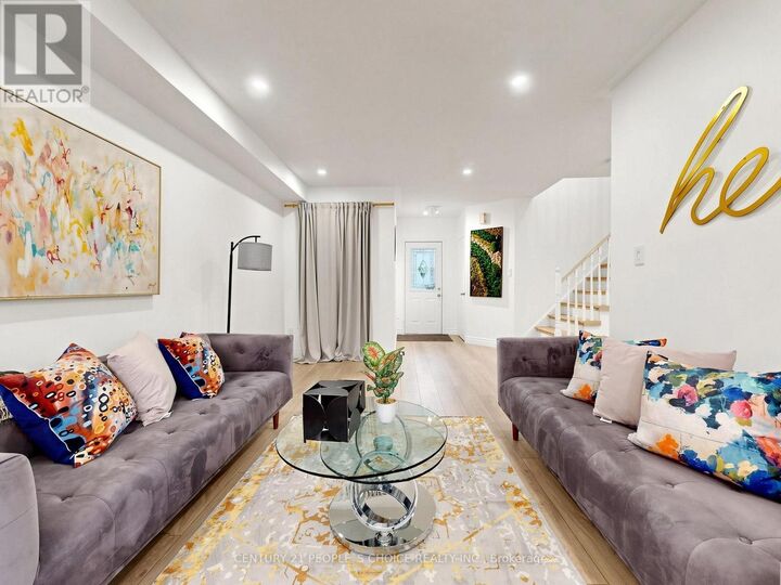 Property Photo: 1327 Killaby Drive ON L5V 2C3