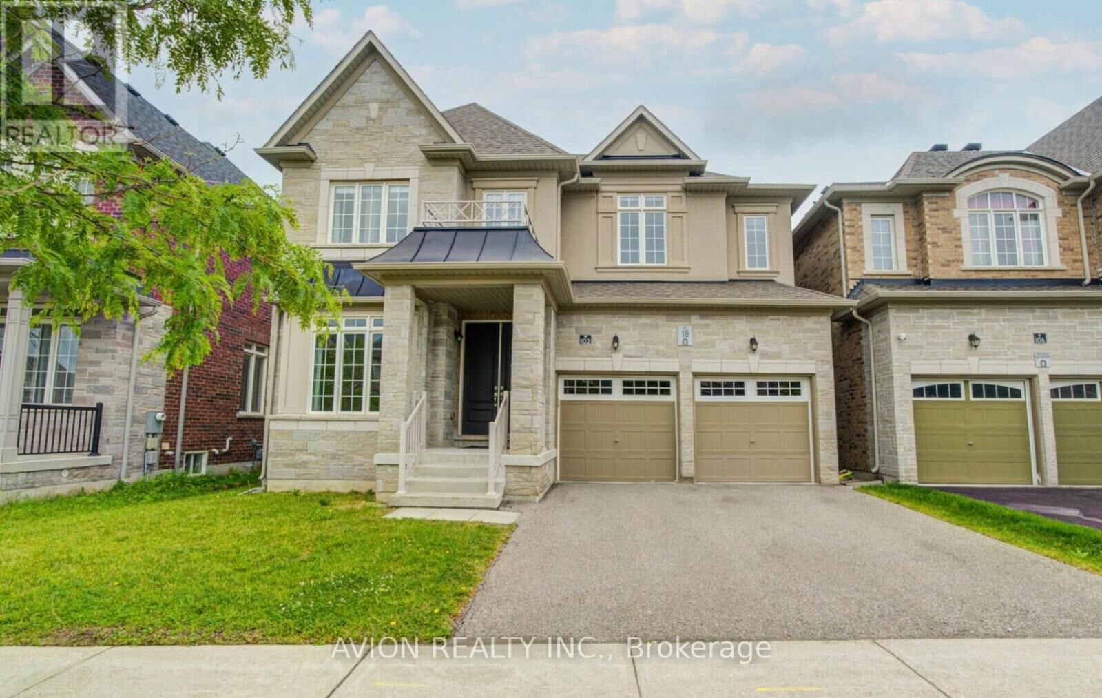 Property Photo:  102 Joseph Hartman Crescent  ON L4G 7C4 