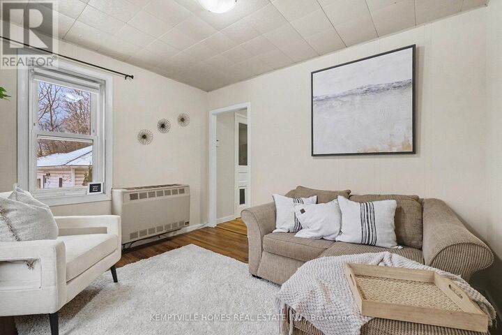 Property Photo: 2-803 St Lawrence Street 2 ON K0E 1T0