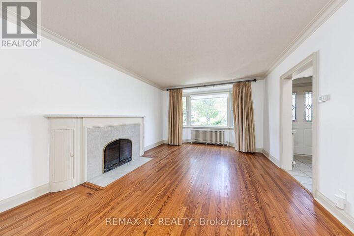 Property Photo: 425 Broadway Avenue ON M4G 2R3