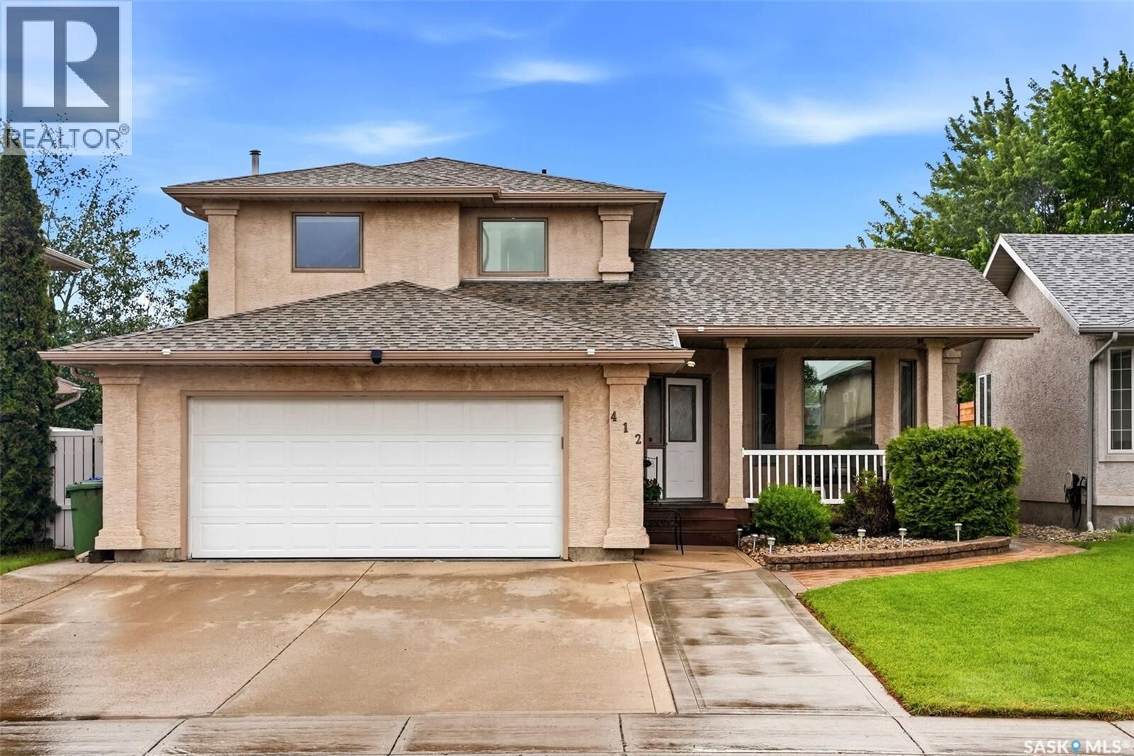Property Photo: 412 Fairway Road N SK S4Y 1A1