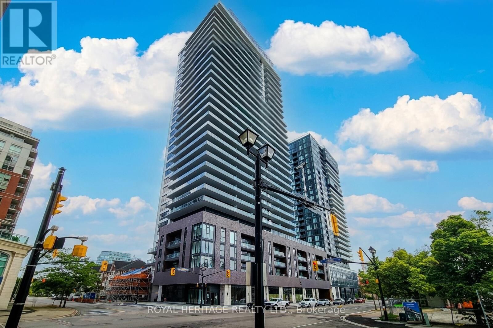 Property Photo:  2075 Lakeshore Road 2701  ON L7R 1E2 