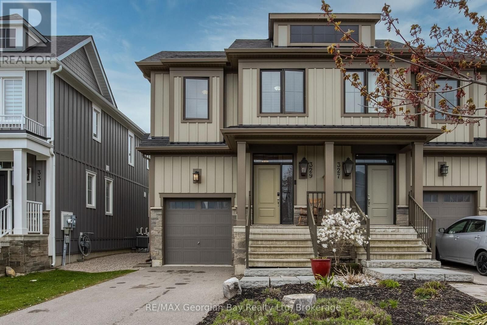 Property Photo:  329 Yellow Birch Crescent  ON L9Y 0Y5 