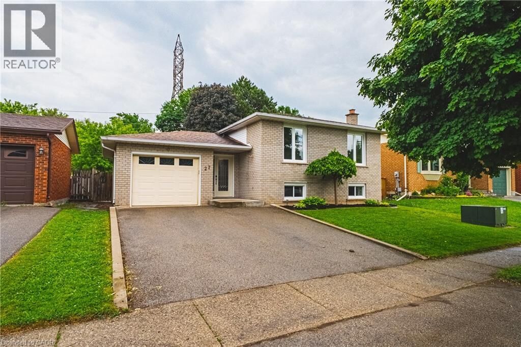 Property Photo: 27 Ludlow Crescent ON N3P 1V2