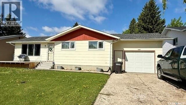 Property Photo:  1117 10th Street  SK S0K 2A0 