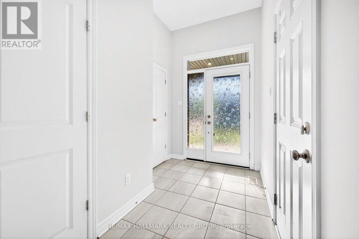 Property Photo:  720 Miikana Road  ON K1X 0H7 