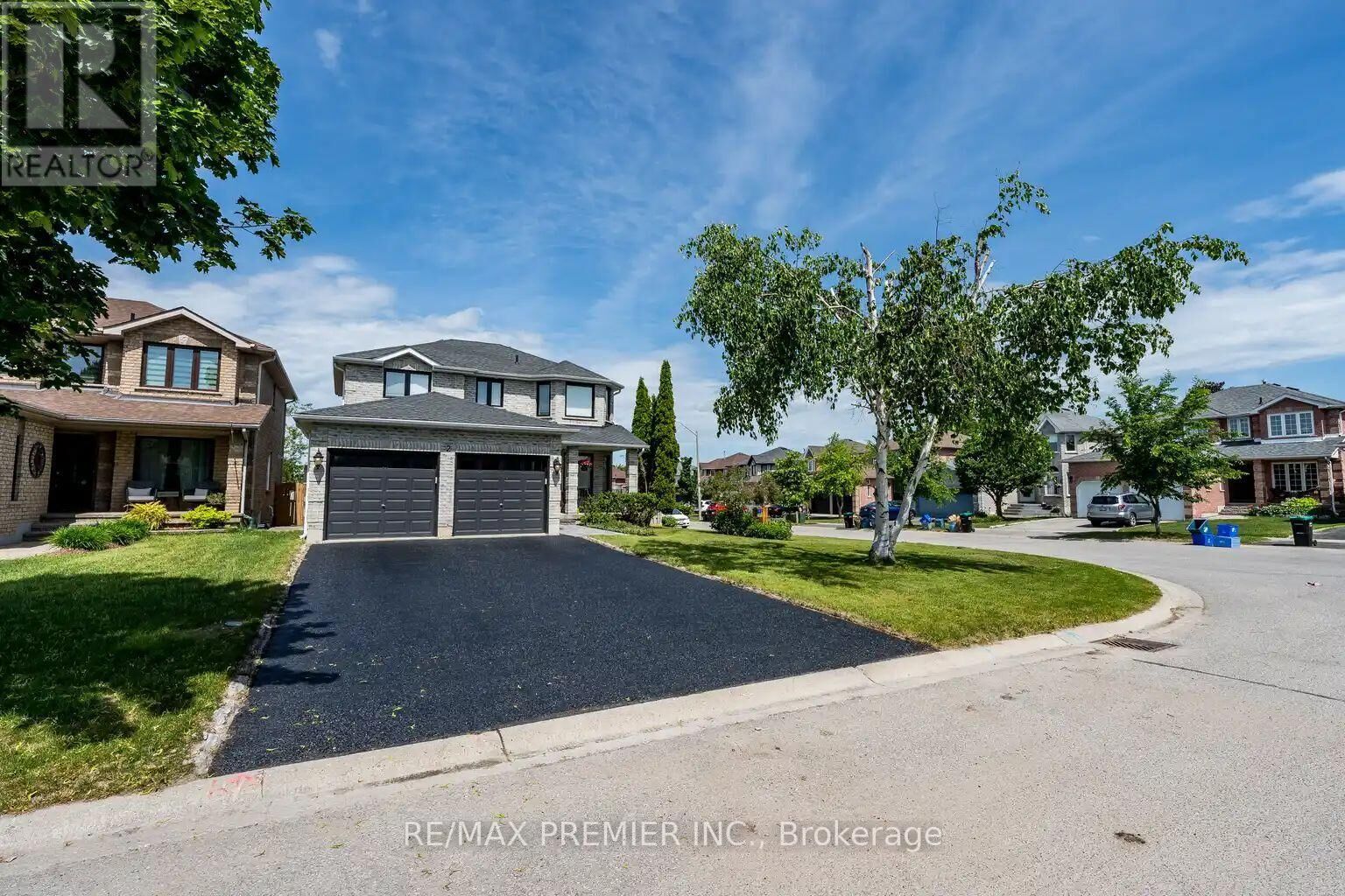 Property Photo: 2 Grace Crescent ON L4N 9S7