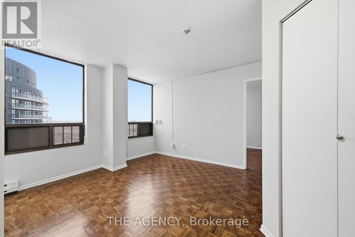 Property Photo: 2360 Dundas Street 2719B ON M6P 4B2