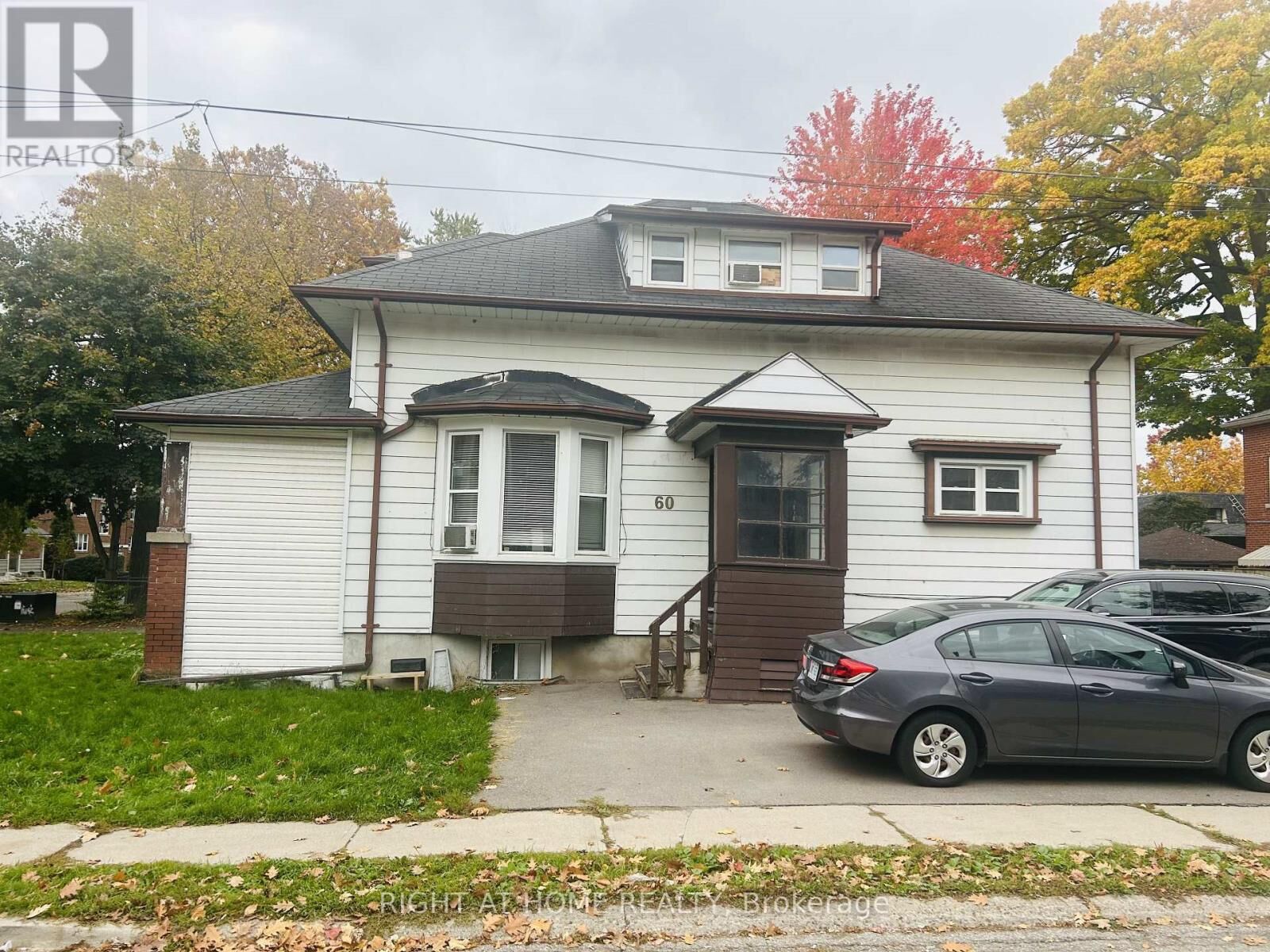 Property Photo:  60 Long Branch Avenue 3  ON M8W 3J2 