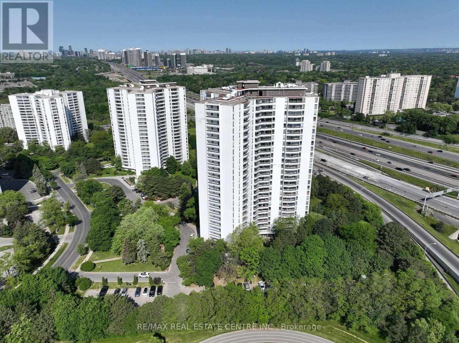 Property Photo:  50 Graydon Hall Drive 1011  ON M3A 3A5 
