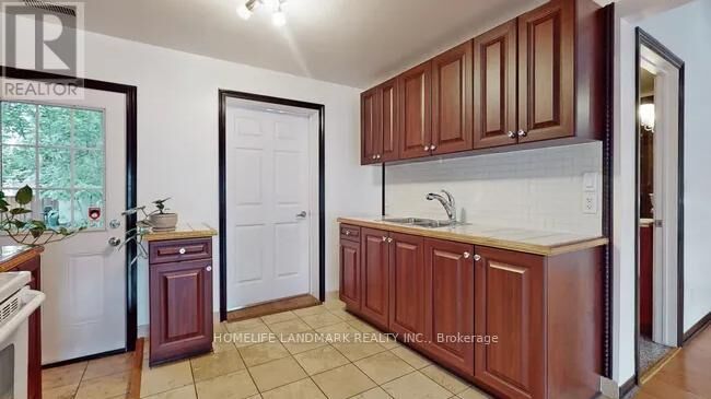 Property Photo:  15 Fourteenth Street  ON M8V 3H8 