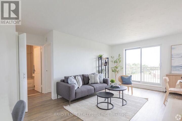 Property Photo:  718 Lawrence Road East 204  ON L8K 1Z6 