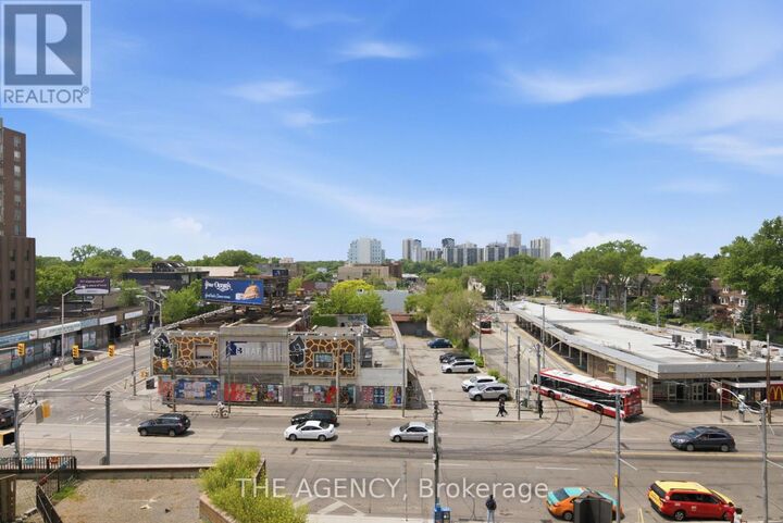 Property Photo: 2350 Dundas Street West 520A ON M6P 4B1