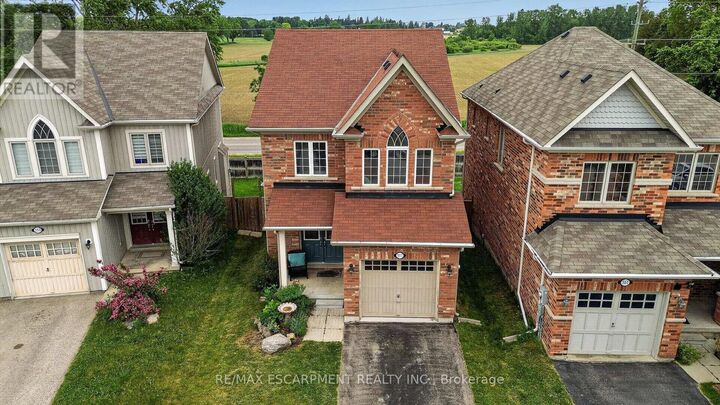Property Photo:  557 Baldwin Crescent  ON N4S 7W2 