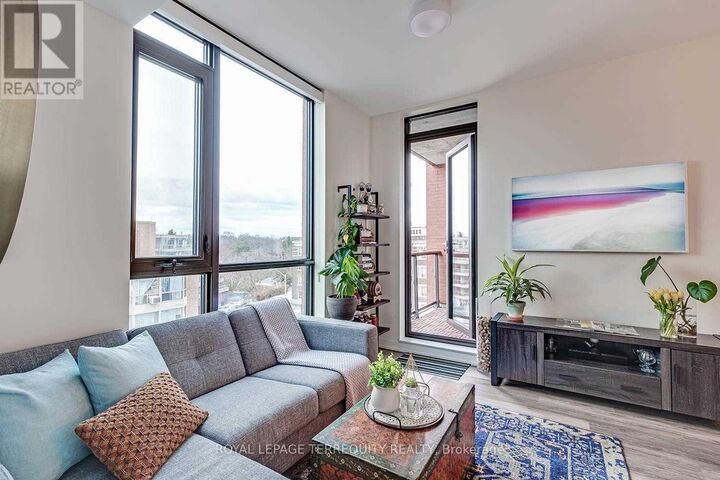 Property Photo:  2118 Bloor Street West 403  ON M6S 0A6 
