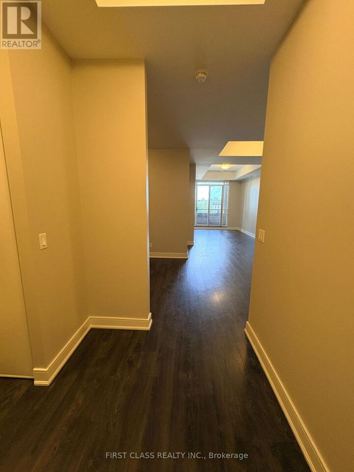 Property Photo:  150 Main Street West 504  ON L8P 1H8 