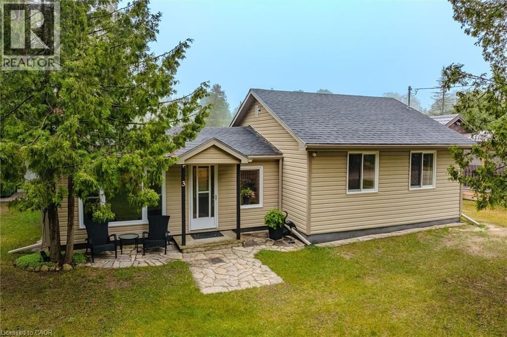 Property Photo: 3 Hamilton Place ON N0H 2G0