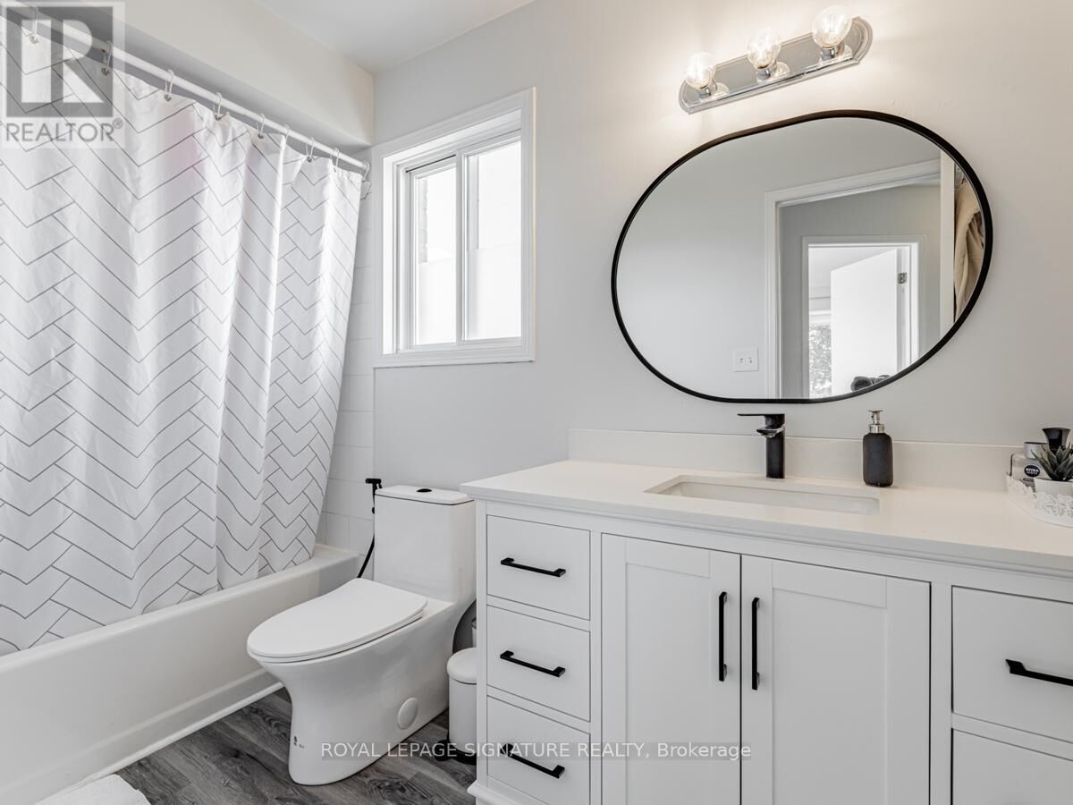 Property Photo:  100 William Curtis Circle  ON L3Y 8L6 