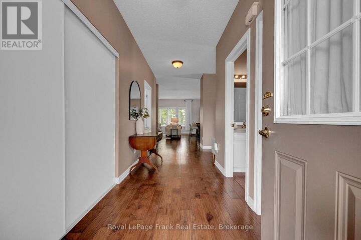 Property Photo:  20 Kissingbridge Lane  ON L1B 0B2 